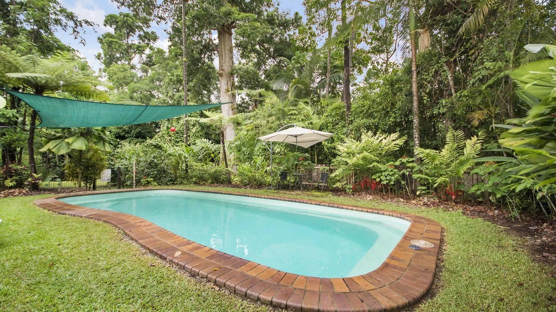 Red Mill House In Daintree Bed & Breakfast Green Island